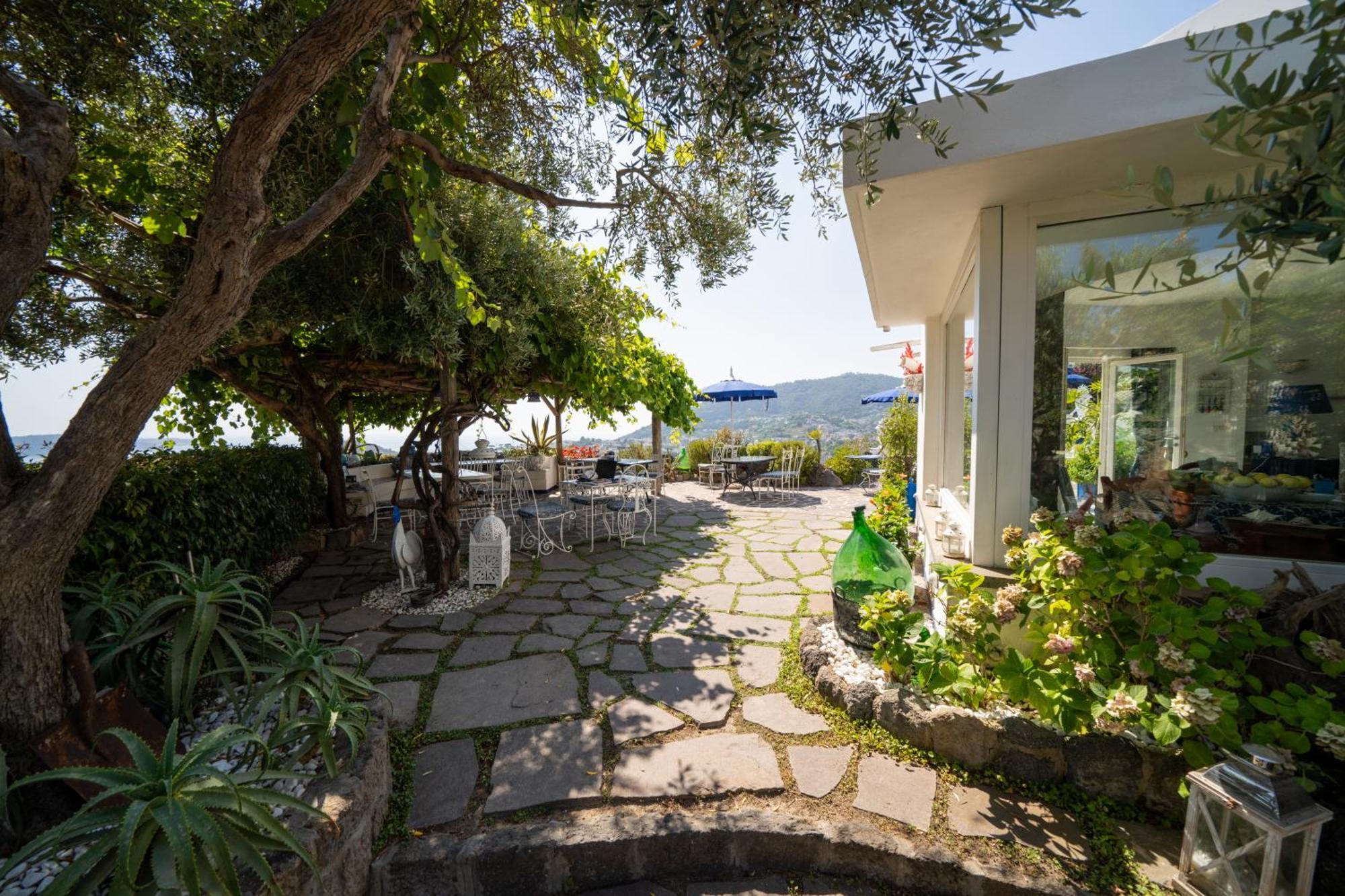 Relais Bijoux Ischia Bed & Breakfast Exterior photo