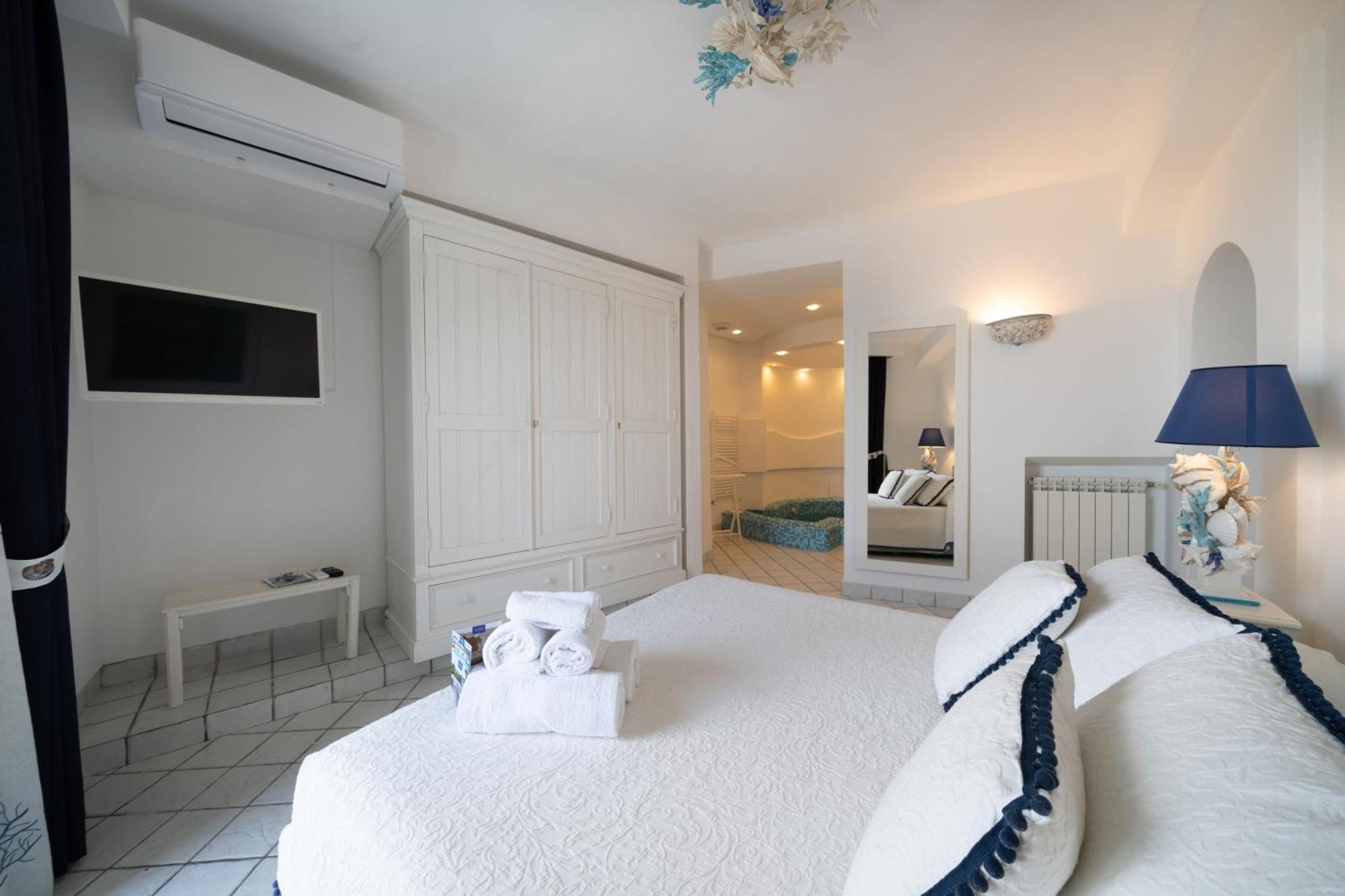 Relais Bijoux Ischia Bed & Breakfast Exterior photo
